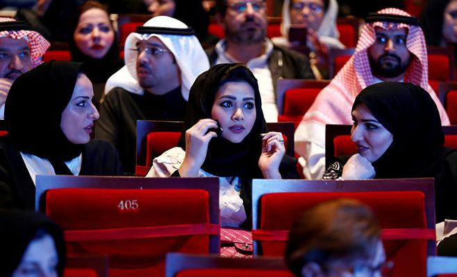 لا فصل بين الجنسين بالمسارح ودور السينما في السعودية
