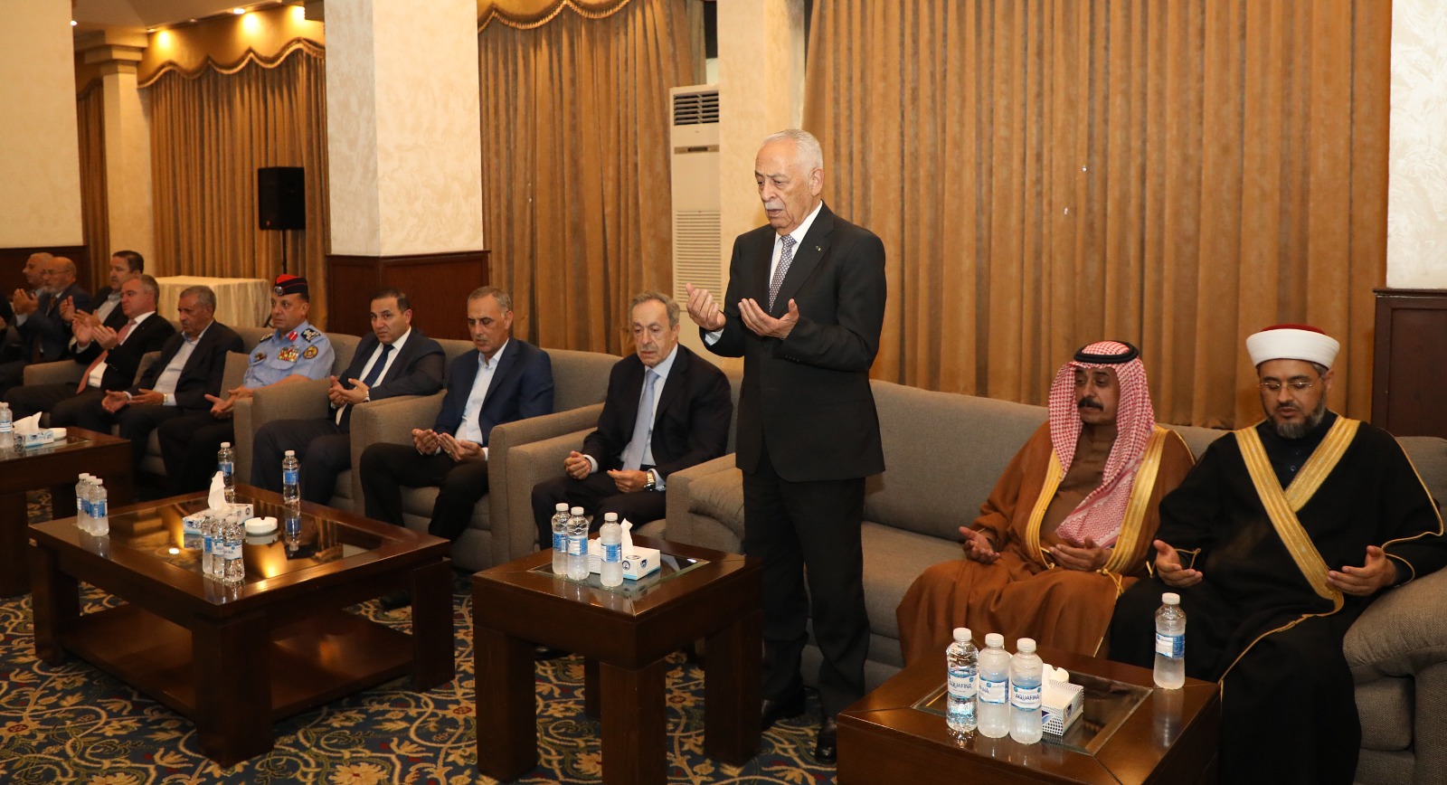 مندوبا عن الملك وولي العهد .. العيسوي يعزي _قبيلة بني صخر "الزبن" وال حمدان