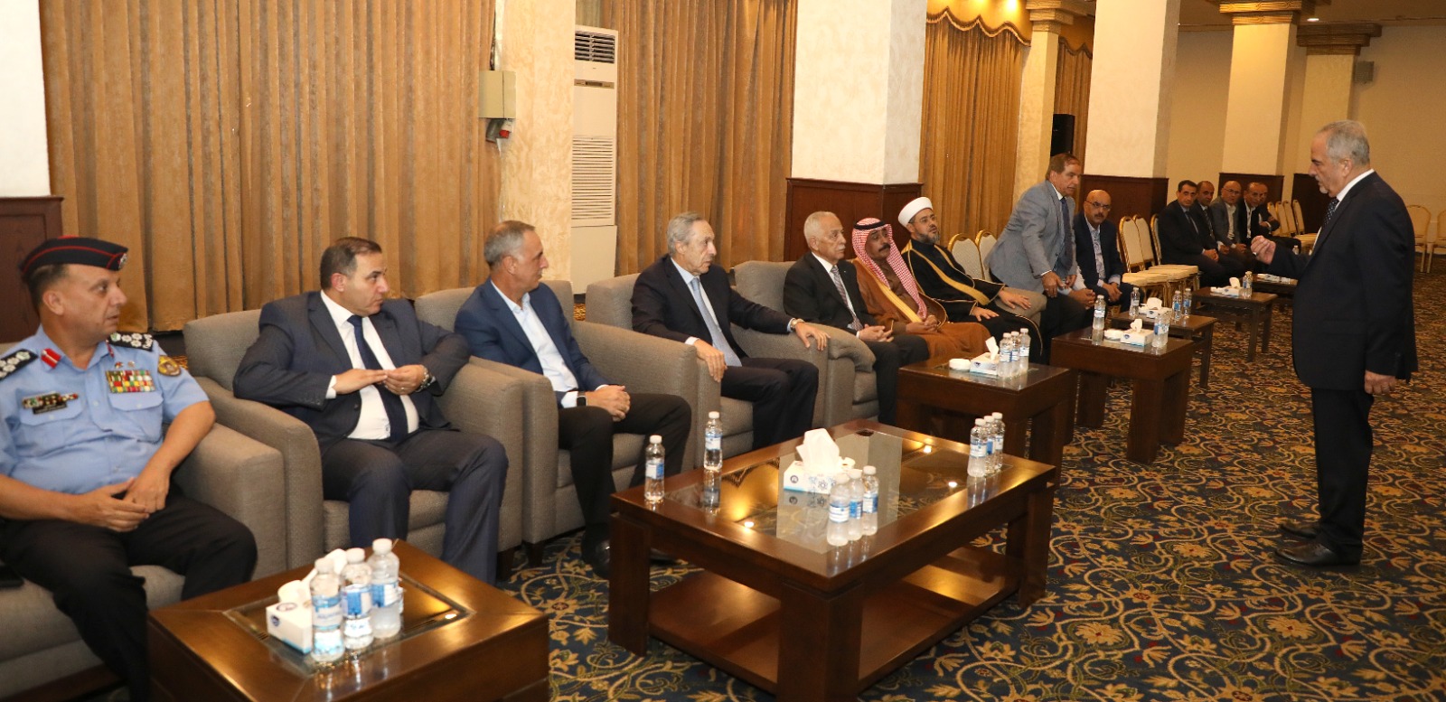 مندوبا عن الملك وولي العهد .. العيسوي يعزي _قبيلة بني صخر "الزبن" وال حمدان