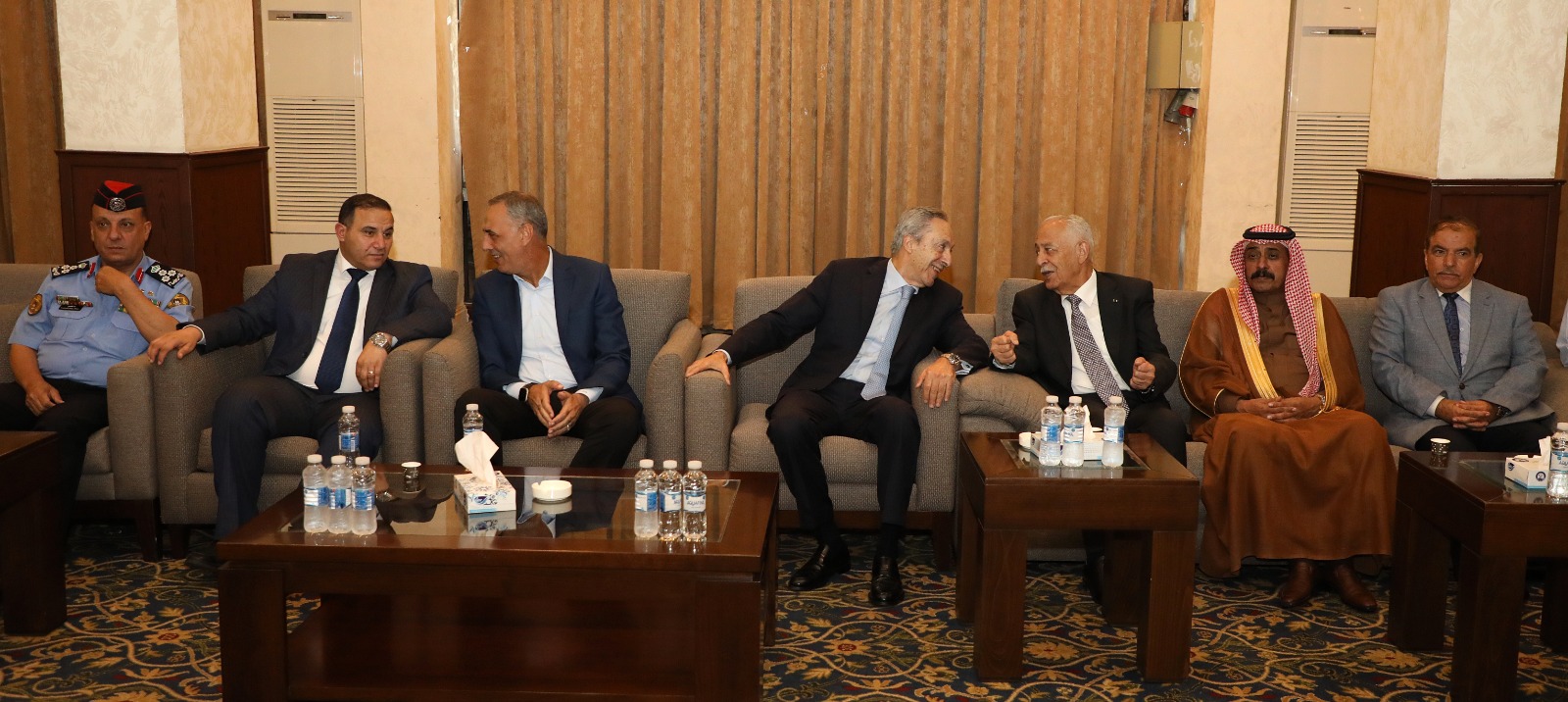 مندوبا عن الملك وولي العهد .. العيسوي يعزي _قبيلة بني صخر "الزبن" وال حمدان